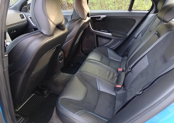 Volvo S60 cena 119000 przebieg: 132000, rok produkcji 2017 z Zawiercie małe 172